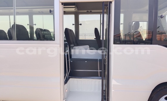 Acheter Occasion Voiture Toyota Coaster Blanc à Conakry, Conakry Acheter Occasion Voiture Toyota Coaster Blanc à Conakry, Conakry