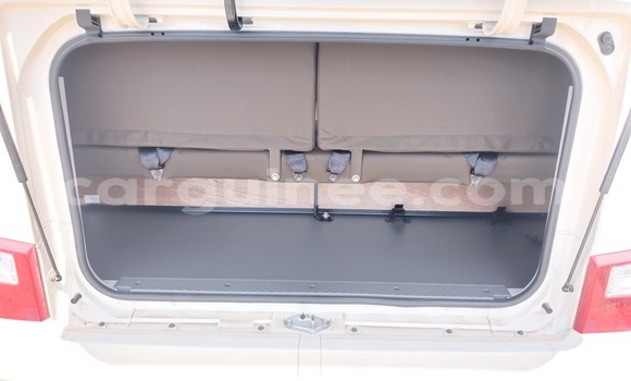 Acheter Occasion Voiture Toyota Coaster Blanc à Conakry, Conakry Acheter Occasion Voiture Toyota Coaster Blanc à Conakry, Conakry