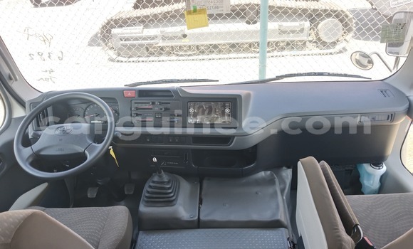 Acheter Occasion Voiture Toyota Coaster Blanc à Conakry, Conakry Acheter Occasion Voiture Toyota Coaster Blanc à Conakry, Conakry