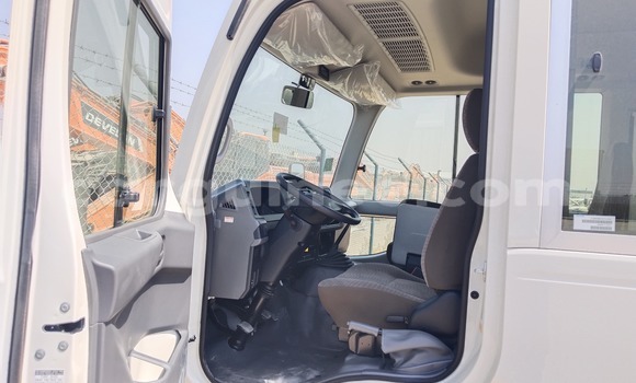 Acheter Occasion Voiture Toyota Coaster Blanc à Conakry, Conakry Acheter Occasion Voiture Toyota Coaster Blanc à Conakry, Conakry