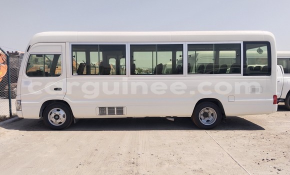 Acheter Occasion Voiture Toyota Coaster Blanc à Conakry, Conakry Acheter Occasion Voiture Toyota Coaster Blanc à Conakry, Conakry