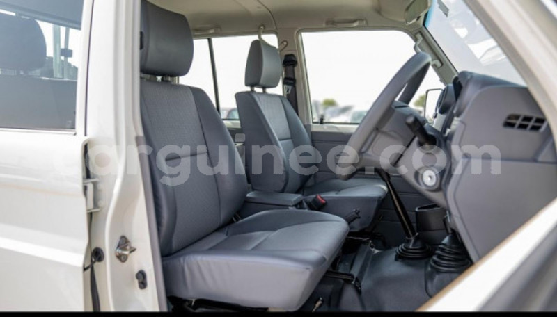 Big with watermark toyota land cruiser conakry kaloum 10770