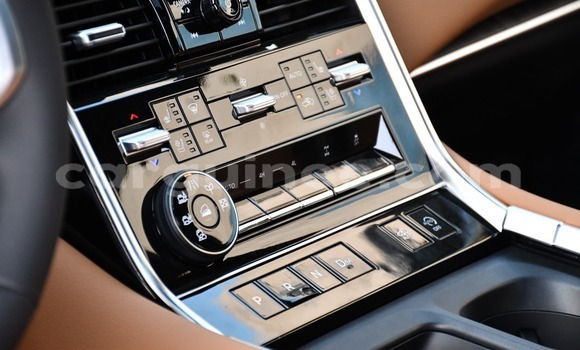 Acheter Neuf Voiture Nissan Patrol Blanc à Conakry, Conakry Acheter Neuf Voiture Nissan Patrol Blanc à Conakry, Conakry