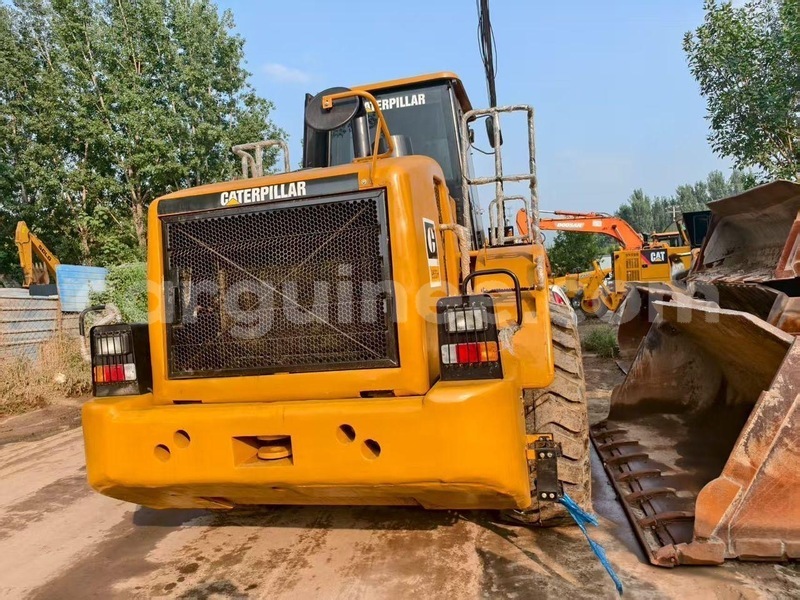 Big with watermark abarth 124 spider conakry conakry 10783