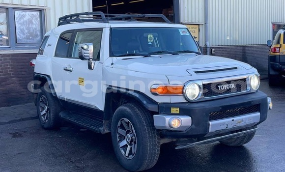 Acheter Occasion Voiture Toyota Land Cruiser Blanc à Conakry, Conakry Acheter Occasion Voiture Toyota Land Cruiser Blanc à Conakry, Conakry