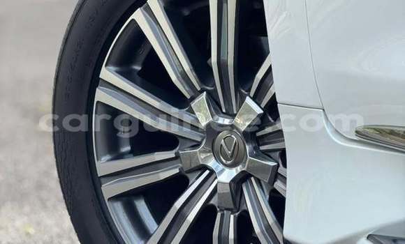 Buy Used Lexus LX 570 White Car in Conakry in Conakry Buy Used Lexus LX 570 White Car in Conakry in Conakry