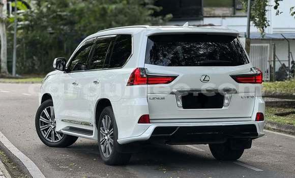 Buy Used Lexus LX 570 White Car in Conakry in Conakry Buy Used Lexus LX 570 White Car in Conakry in Conakry