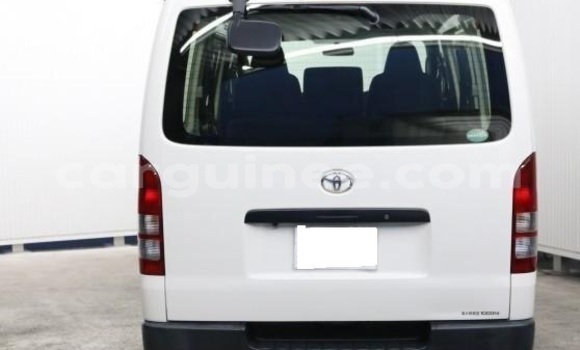 Buy Used Toyota Hiace White Car in Conakry in Conakry Buy Used Toyota Hiace White Car in Conakry in Conakry