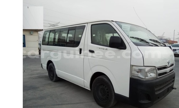 Buy Used Toyota Hiace White Car in Conakry in Conakry Buy Used Toyota Hiace White Car in Conakry in Conakry