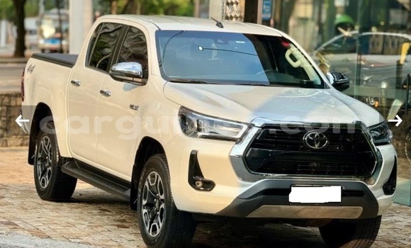Acheter Occasion Voiture Toyota Hilux Blanc à Conakry, Conakry