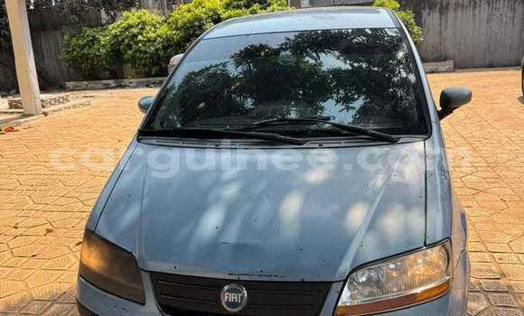 Acheter Occasion Voiture Toyota Vitz Bleu à Conakry, Conakry Acheter Occasion Voiture Toyota Vitz Bleu à Conakry, Conakry