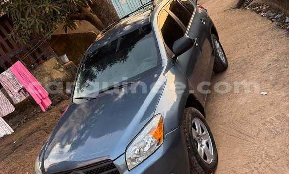 Acheter Occasion Voiture Toyota RAV4 Gris à Conakry, Conakry Acheter Occasion Voiture Toyota RAV4 Gris à Conakry, Conakry