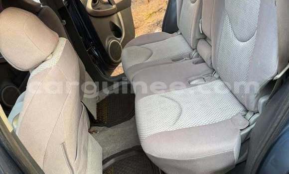 Acheter Occasion Voiture Toyota RAV4 Gris à Conakry, Conakry Acheter Occasion Voiture Toyota RAV4 Gris à Conakry, Conakry
