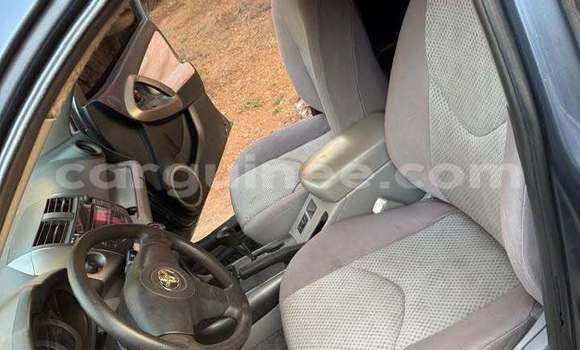 Acheter Occasion Voiture Toyota RAV4 Gris à Conakry, Conakry Acheter Occasion Voiture Toyota RAV4 Gris à Conakry, Conakry