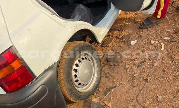 Acheter Occasion Voiture Nissan Micra Blanc à Conakry, Conakry Acheter Occasion Voiture Nissan Micra Blanc à Conakry, Conakry