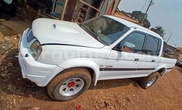 Acheter Occasion Voiture Mitsubishi L200 Blanc à Conakry, Conakry