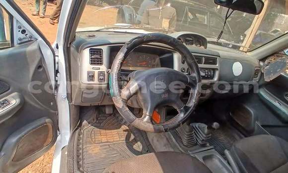 Acheter Occasion Voiture Mitsubishi L200 Blanc à Conakry, Conakry Acheter Occasion Voiture Mitsubishi L200 Blanc à Conakry, Conakry