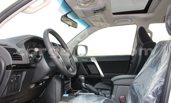 Buy Used Toyota Land Cruiser Prado White Car in Conakry in Conakry Buy Used Toyota Land Cruiser Prado White Car in Conakry in Conakry