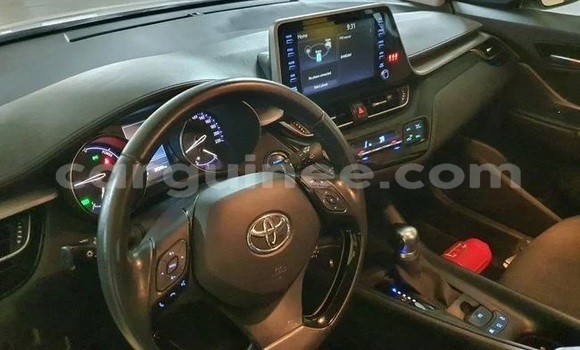 Buy Used Toyota C-HR White Car in Conakry in Conakry Buy Used Toyota C-HR White Car in Conakry in Conakry