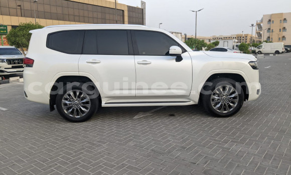 Buy Used Toyota Land Cruiser White Car in Conakry in Conakry Buy Used Toyota Land Cruiser White Car in Conakry in Conakry