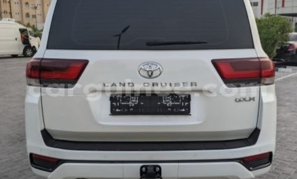 Buy Used Toyota Land Cruiser White Car in Conakry in Conakry Buy Used Toyota Land Cruiser White Car in Conakry in Conakry