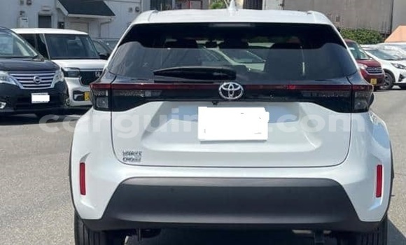 Buy Used Toyota Yaris White Car in Conakry in Conakry Buy Used Toyota Yaris White Car in Conakry in Conakry