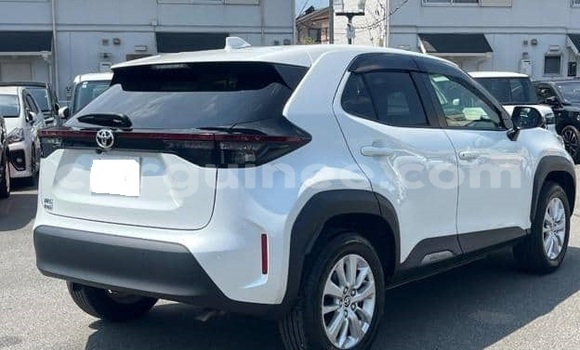 Buy Used Toyota Yaris White Car in Conakry in Conakry Buy Used Toyota Yaris White Car in Conakry in Conakry