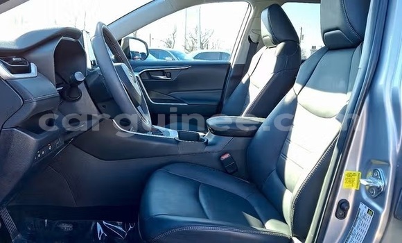 Buy Used Toyota RAV4 Silver Car in Conakry in Conakry Buy Used Toyota RAV4 Silver Car in Conakry in Conakry