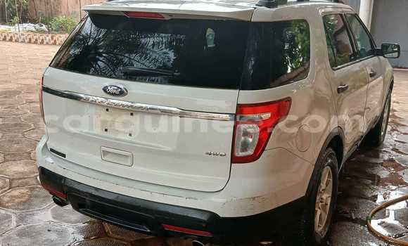 Acheter Occasion Voiture Ford Explorer Blanc à Conakry, Conakry Acheter Occasion Voiture Ford Explorer Blanc à Conakry, Conakry