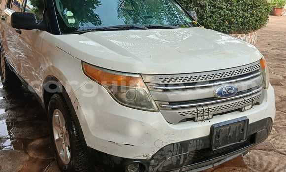 Acheter Occasion Voiture Ford Explorer Blanc à Conakry, Conakry Acheter Occasion Voiture Ford Explorer Blanc à Conakry, Conakry