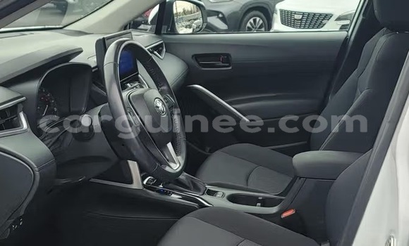 Buy Used Toyota Corolla Cross White Car in Conakry in Conakry Buy Used Toyota Corolla Cross White Car in Conakry in Conakry