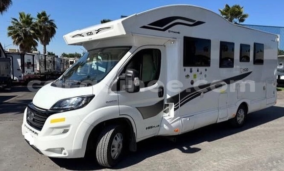 Acheter Occasion Voiture Fiat 900T Blanc à Conakry, Conakry Acheter Occasion Voiture Fiat 900T Blanc à Conakry, Conakry