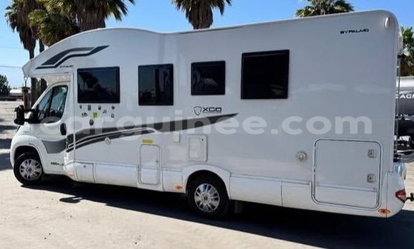 Acheter Occasion Voiture Fiat 900T Blanc à Conakry, Conakry Acheter Occasion Voiture Fiat 900T Blanc à Conakry, Conakry