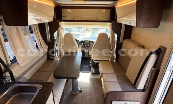 Acheter Occasion Voiture Fiat 900T Blanc à Conakry, Conakry Acheter Occasion Voiture Fiat 900T Blanc à Conakry, Conakry