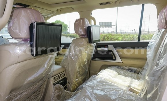 Acheter Occasion Voiture Toyota Land Cruiser Blanc à Conakry, Conakry Acheter Occasion Voiture Toyota Land Cruiser Blanc à Conakry, Conakry
