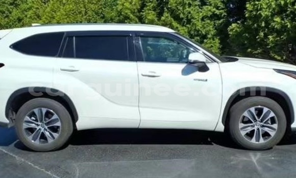 Acheter Occasion Voiture Toyota Highlander Blanc à Conakry, Conakry Acheter Occasion Voiture Toyota Highlander Blanc à Conakry, Conakry