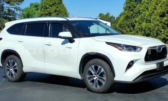 Acheter Occasion Voiture Toyota Highlander Blanc à Conakry, Conakry Acheter Occasion Voiture Toyota Highlander Blanc à Conakry, Conakry