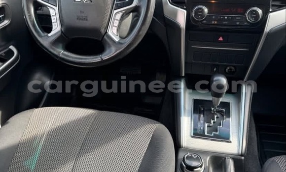 Acheter Occasion Voiture Mitsubishi L200 Blanc à Conakry, Conakry Acheter Occasion Voiture Mitsubishi L200 Blanc à Conakry, Conakry