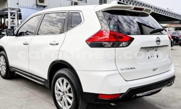 Acheter Occasion Voiture Nissan X–Trail Blanc à Conakry, Conakry Acheter Occasion Voiture Nissan X–Trail Blanc à Conakry, Conakry