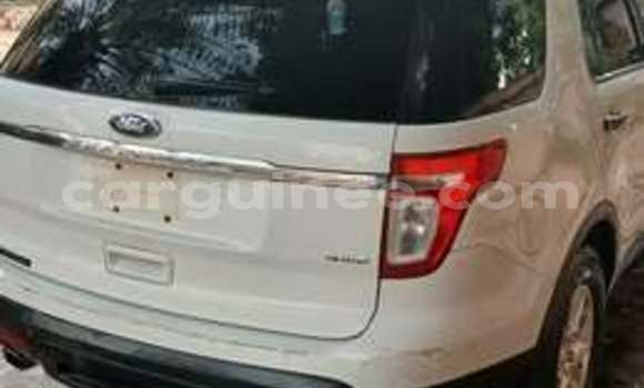 Acheter Occasion Voiture Ford Explorer Blanc à Conakry, Conakry Acheter Occasion Voiture Ford Explorer Blanc à Conakry, Conakry