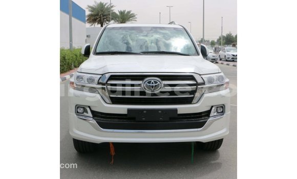 Buy Import Toyota Land Cruiser White Car in Import - Dubai in Conakry Buy Import Toyota Land Cruiser White Car in Import - Dubai in Conakry
