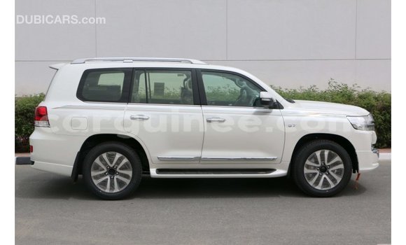 Buy Import Toyota Land Cruiser White Car in Import - Dubai in Conakry Buy Import Toyota Land Cruiser White Car in Import - Dubai in Conakry