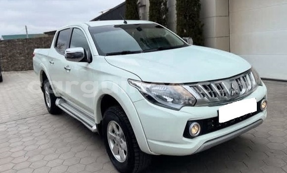 Acheter Occasion Voiture Mitsubishi L200 Blanc à Conakry, Conakry Acheter Occasion Voiture Mitsubishi L200 Blanc à Conakry, Conakry