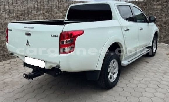 Acheter Occasion Voiture Mitsubishi L200 Blanc à Conakry, Conakry Acheter Occasion Voiture Mitsubishi L200 Blanc à Conakry, Conakry
