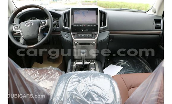 Buy Import Toyota Land Cruiser White Car in Import - Dubai in Conakry Buy Import Toyota Land Cruiser White Car in Import - Dubai in Conakry