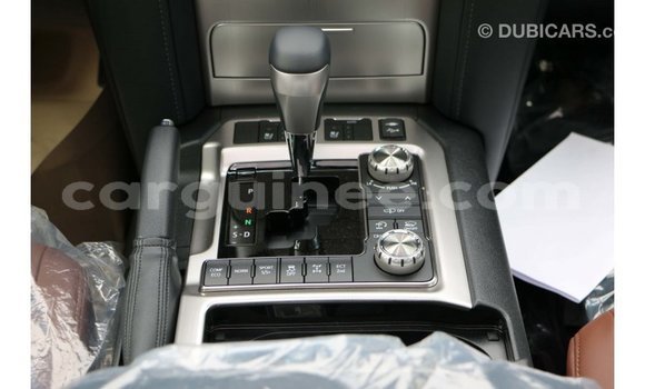 Buy Import Toyota Land Cruiser White Car in Import - Dubai in Conakry Buy Import Toyota Land Cruiser White Car in Import - Dubai in Conakry