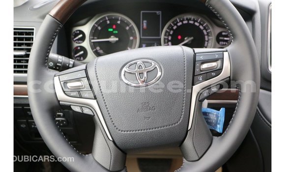 Buy Import Toyota Land Cruiser White Car in Import - Dubai in Conakry Buy Import Toyota Land Cruiser White Car in Import - Dubai in Conakry