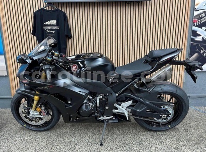 Big with watermark yamaha tmax coyah coyah 10981