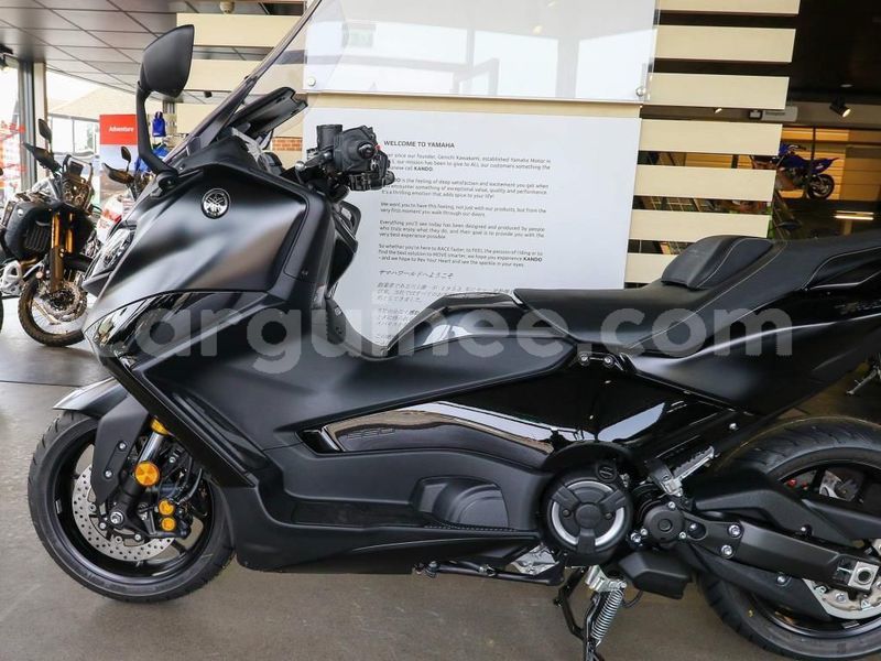 Big with watermark yamaha tmax coyah coyah 10981