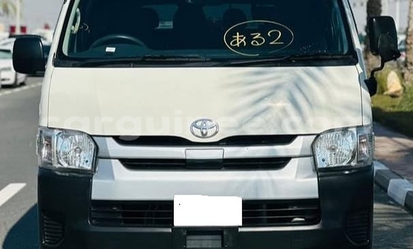 Buy Used Toyota Hiace White Car in Conakry in Conakry Buy Used Toyota Hiace White Car in Conakry in Conakry
